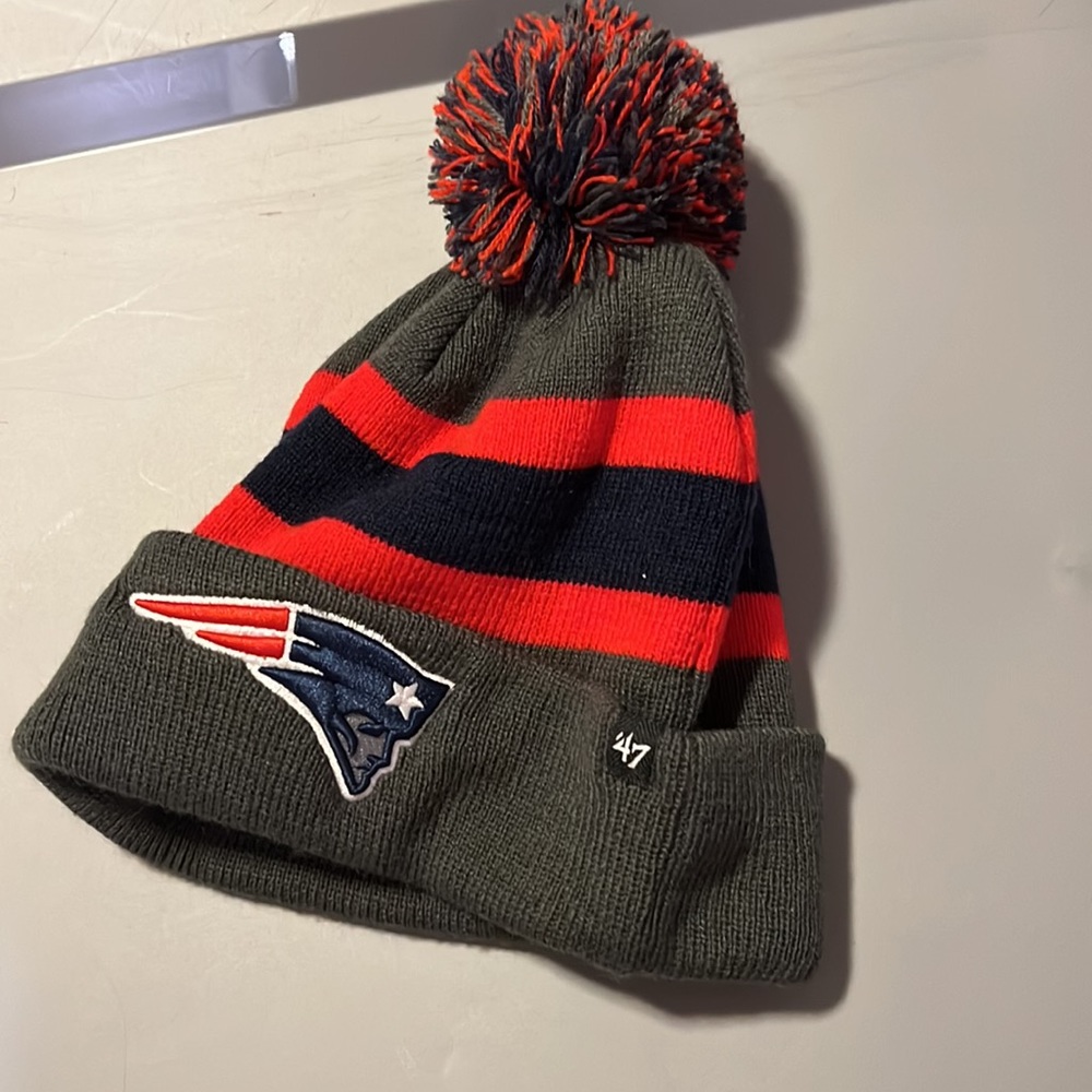 New England Patriots Winter Hat - Picture 3 of 4